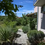 Maris * Vinišće