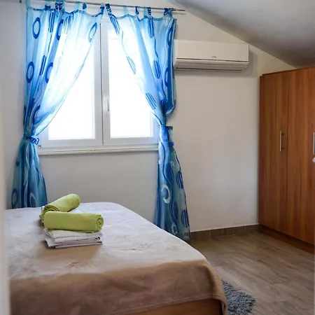 Maris * Vinišće